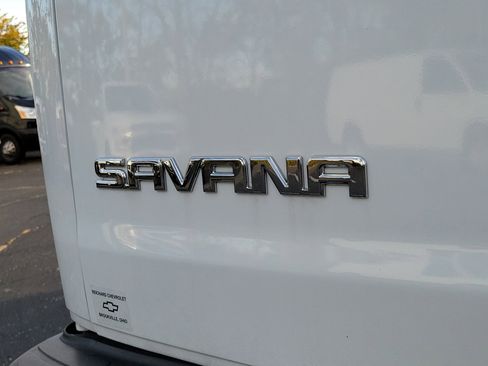 Used 2020 GMC Savana 2500 Extended w/ Driver Convenience Package image 6