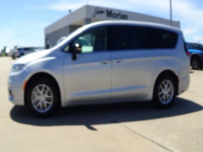 Certified 2024 Chrysler Pacifica Touring-L
