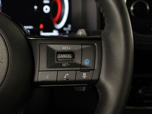 Certified 2023 Nissan Rogue Platinum FWD image 30
