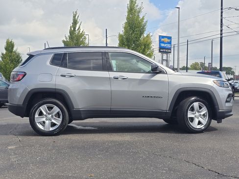 Used 2022 Jeep Compass Latitude AWD/4WD image 24