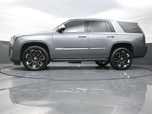 Used 2019 Cadillac Escalade Platinum image 30