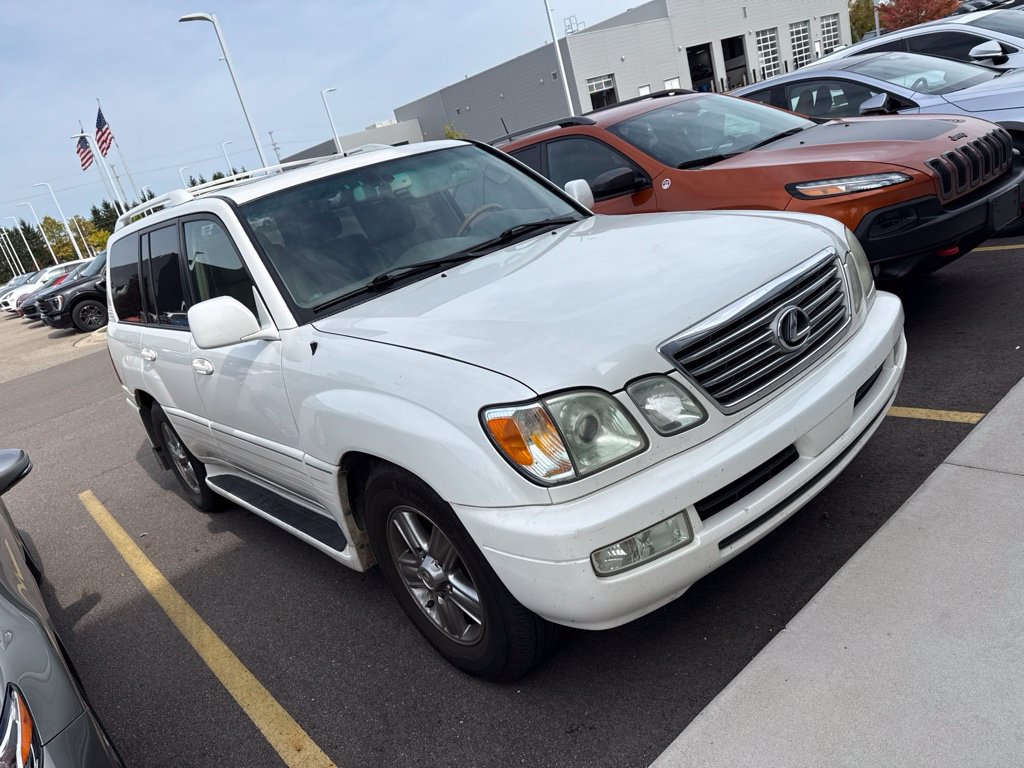 Used 2007 Lexus LX 470 4WD w/ Preferred Accessory Pkg image 3