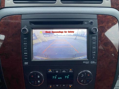 Used 2012 Chevrolet Avalanche LTZ image 16