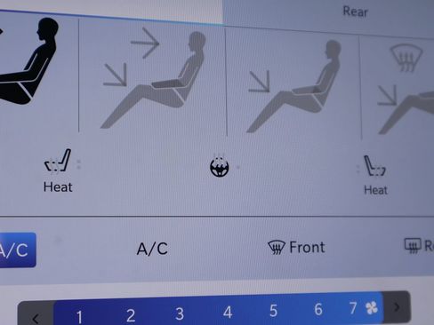 New 2027 Chrysler Pacifica Select FWD image 36