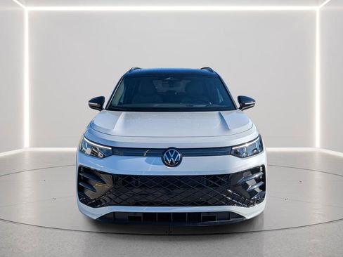 New 2026 Volkswagen Tiguan SE R-Line FWD image 6