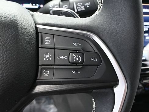 Used 2024 Jeep Grand Cherokee Altitude AWD/4WD image 30
