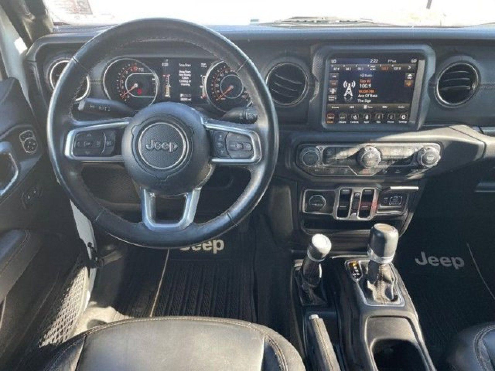 Used 2021 Jeep Gladiator Overland AWD/4WD image 19