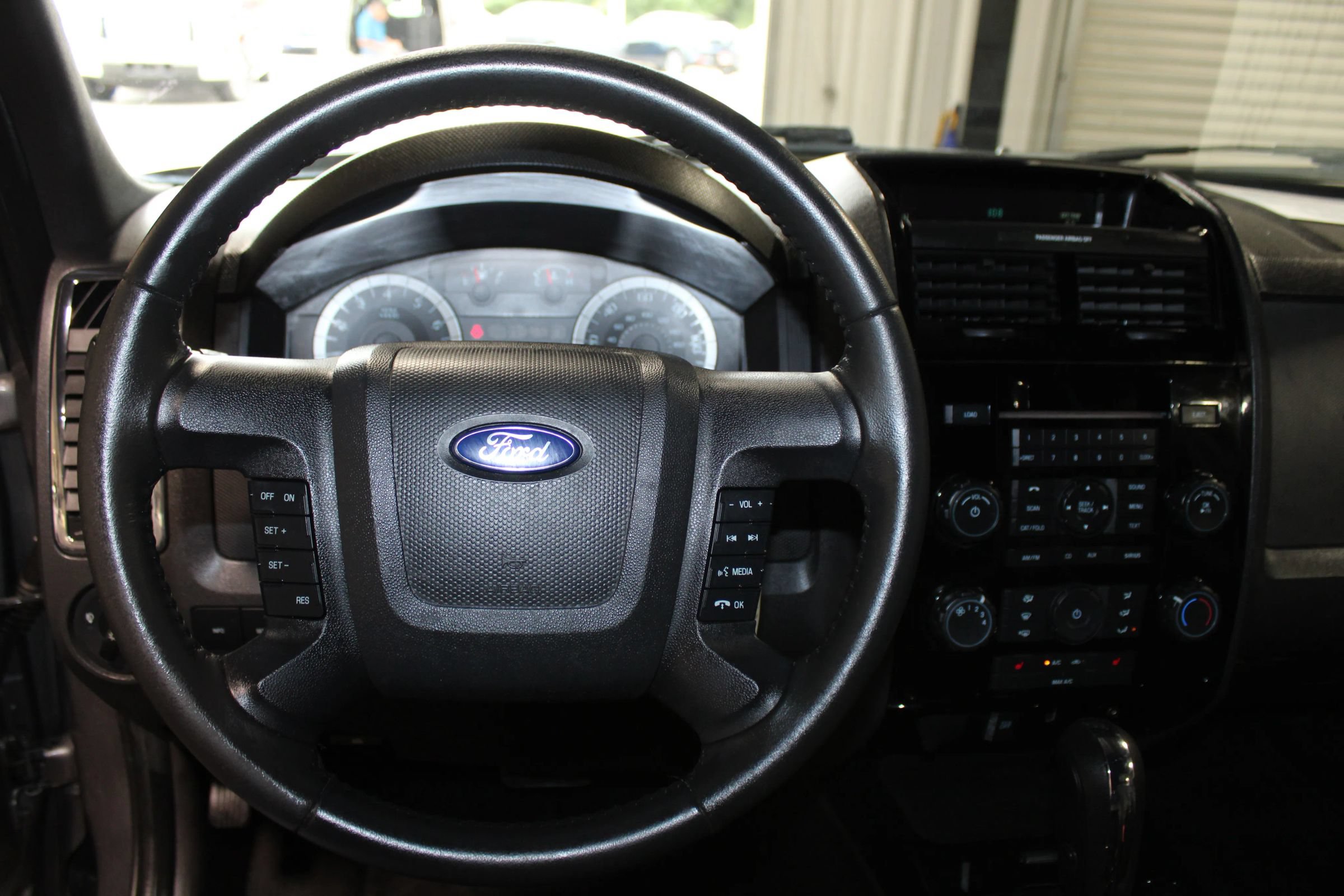 Used 2011 Ford Escape Limited FWD image 12