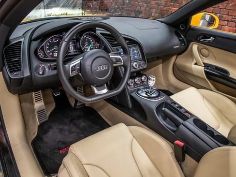 Used 2011 Audi R8 V10 AWD/4WD image 2