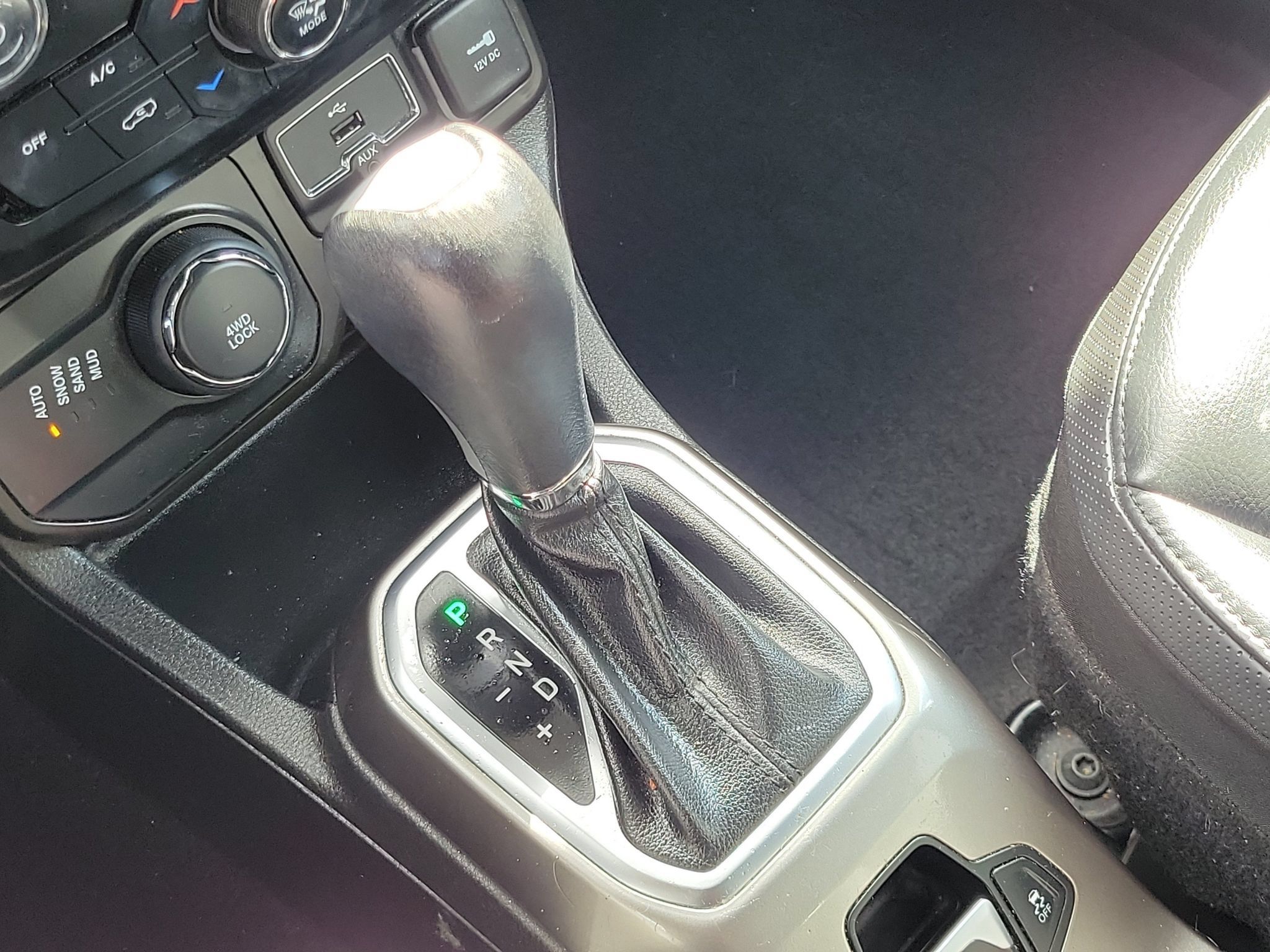 Used 2020 Jeep Renegade Limited AWD/4WD image 21