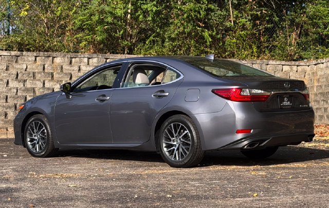 Used 2017 Lexus ES 350 w/ Luxury Package FWD image 9