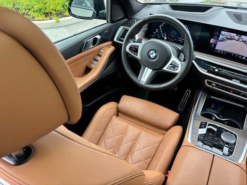 Used 2025 BMW X7 xDrive40i w/ M Sport Package AWD/4WD image 14