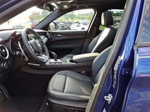 Used 2022 Alfa Romeo Stelvio Sprint image 13