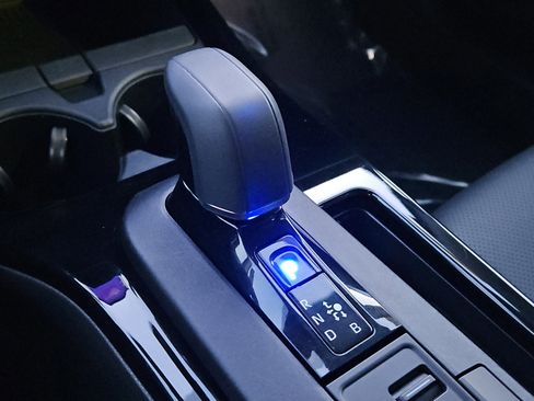 Used 2024 Toyota Prius XLE image 30