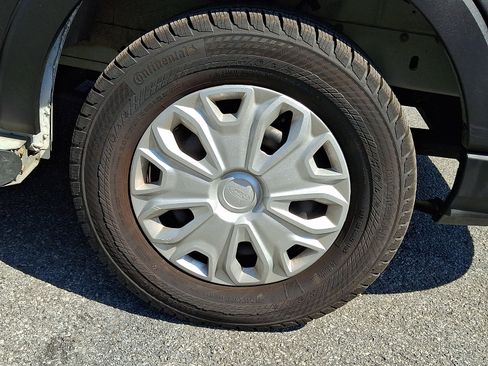 Used 2025 Ford Transit 250 Low Roof w/ Exterior Upgrade Package RWD image 8