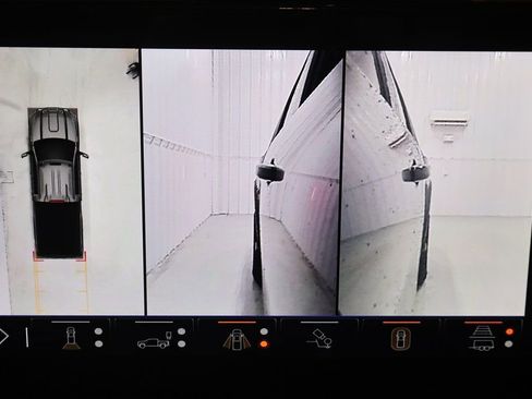 Used 2024 GMC Sierra 2500 AT4X w/ AT4X AEV Edition image 33