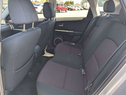 Used 2004 MAZDA MAZDA3 s w/ Moonroof & 6-CD Pkg image 14
