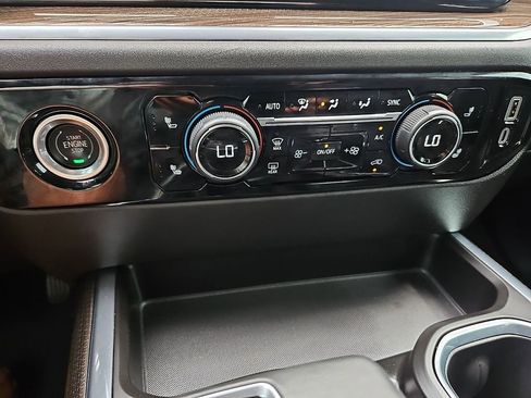 Used 2024 Chevrolet Silverado 1500 RST w/ Z71 Off-Road Package image 26