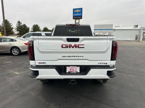 Used 2025 GMC Sierra 2500 AT4 w/ Technology Package image 14