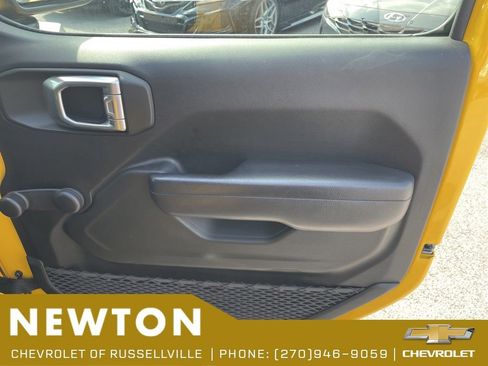 Used 2021 Jeep Wrangler Sport AWD/4WD image 23