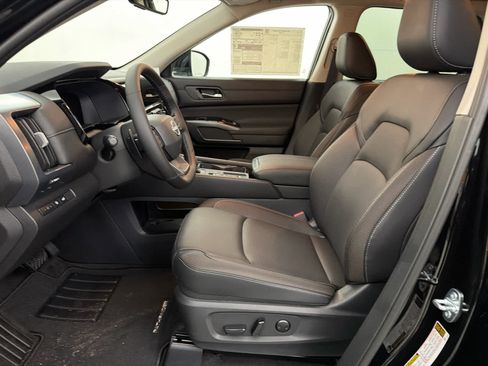 New 2026 Nissan Pathfinder SL FWD image 14