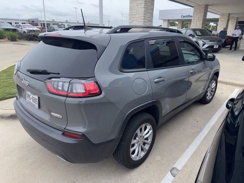 Used 2022 Jeep Cherokee Latitude Lux w/ Sun & Sound Group FWD image 3