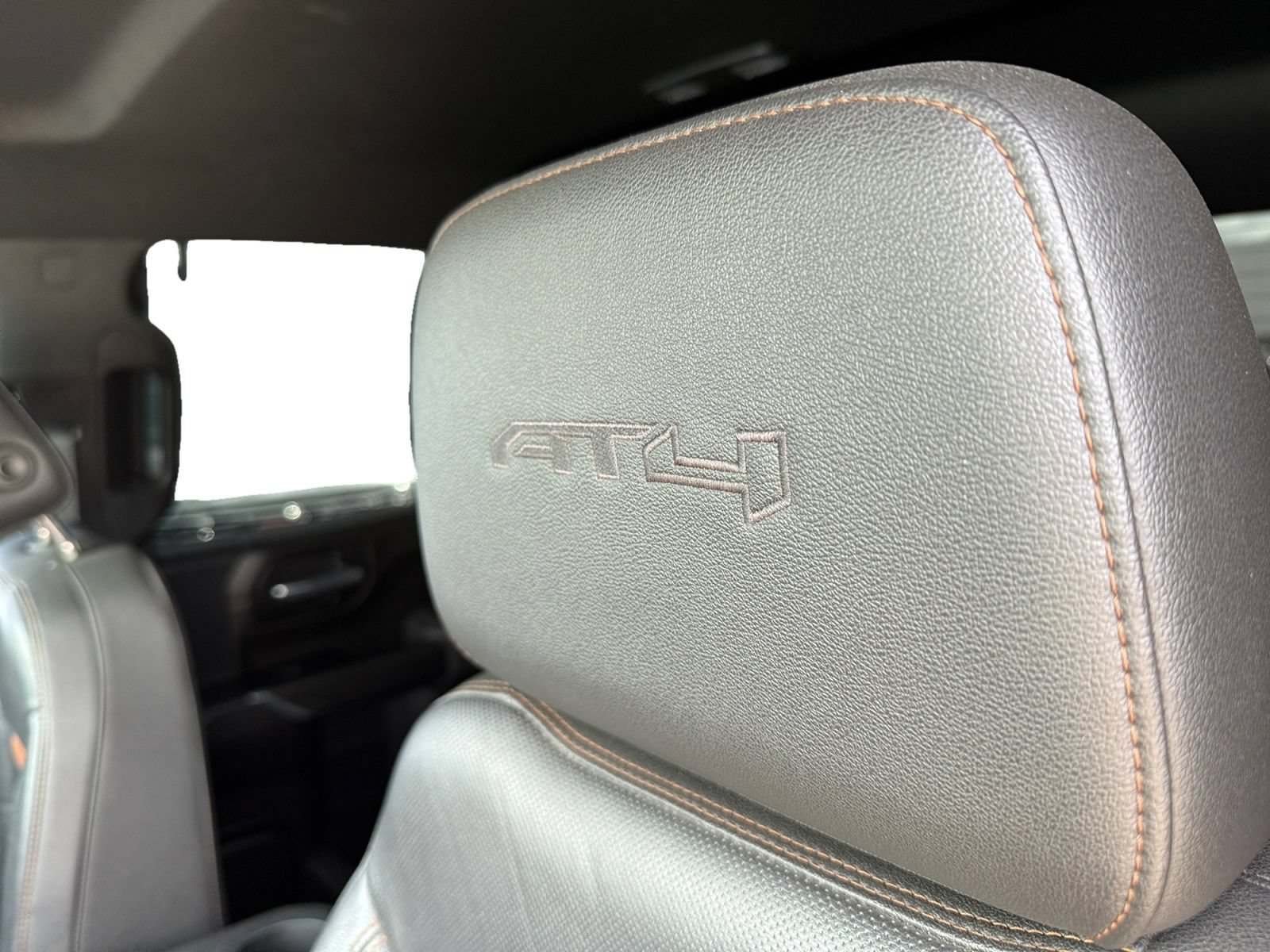 Used 2022 GMC Sierra 1500 AT4 AWD/4WD image 13