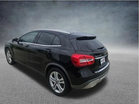 Used 2018 Mercedes-Benz GLA 250 4MATIC image 5