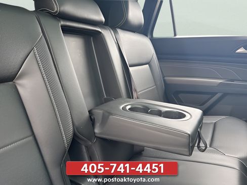 Used 2023 Volkswagen Atlas Cross Sport SE FWD image 17