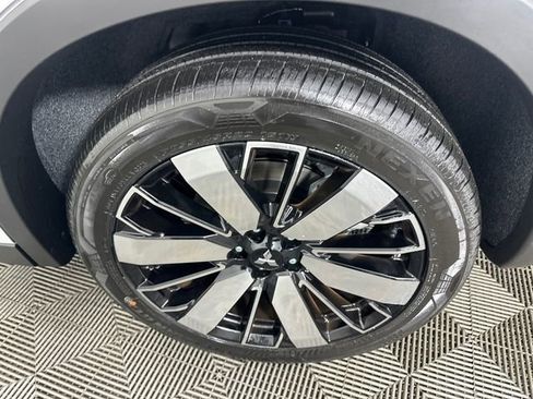 New 2026 Mitsubishi Outlander SE image 5