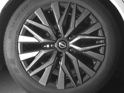 Used 2025 Nissan Altima 2.5 SV image 15