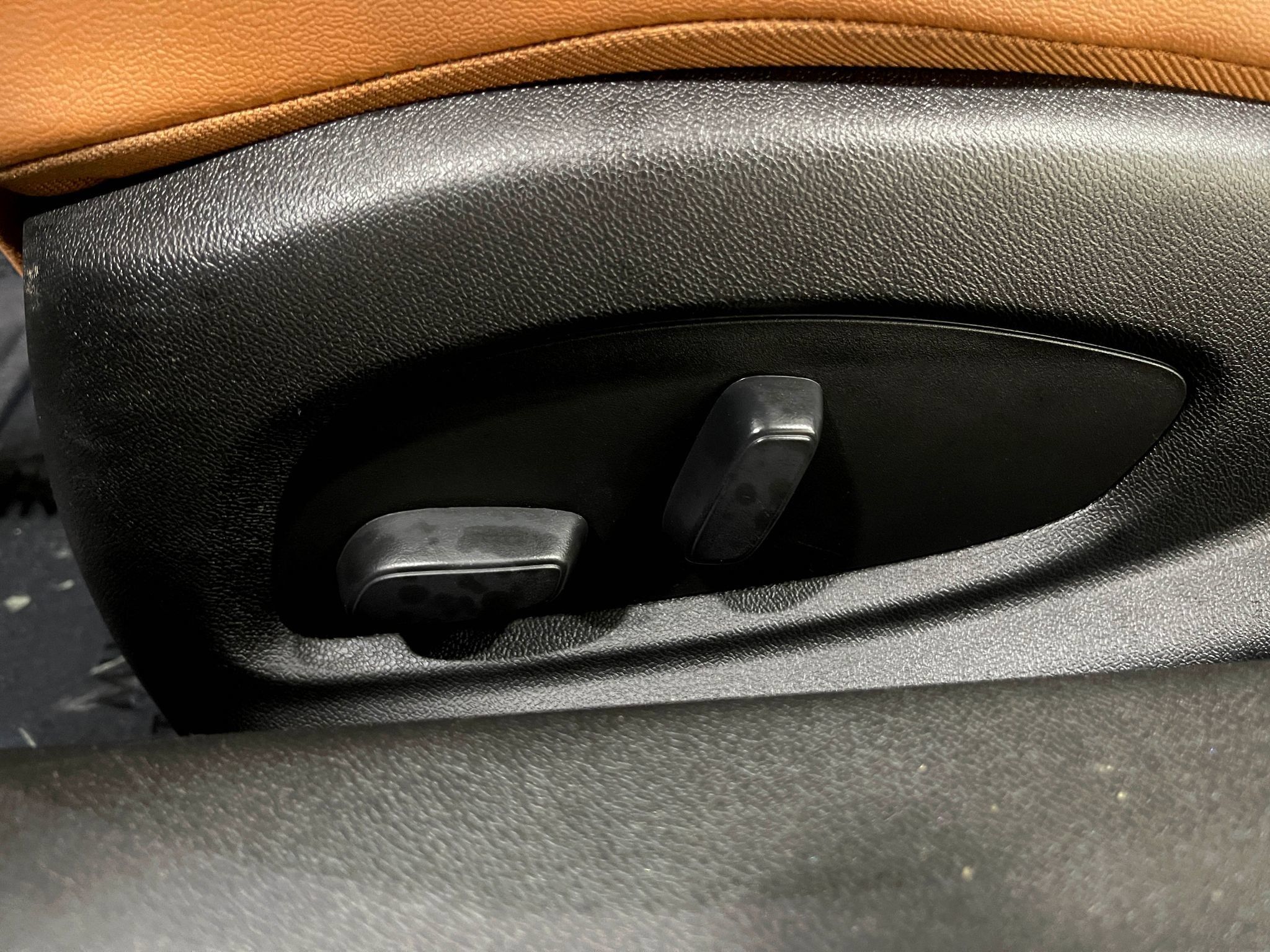 Used 2019 Chevrolet Camaro SS w/ LPO, Ground Effects Package RWD image 17