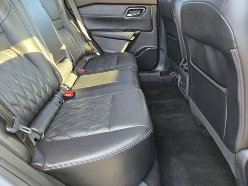 Used 2021 Nissan Rogue Platinum FWD image 14