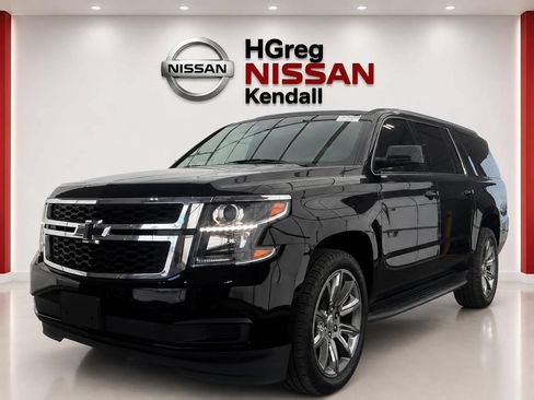 Used 2018 Chevrolet Suburban LT AWD/4WD image 3
