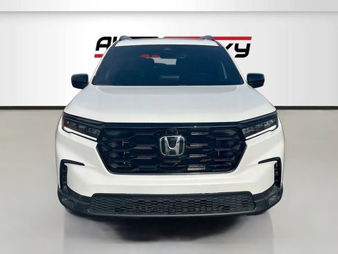Used 2025 Honda Pilot Black Edition image 2