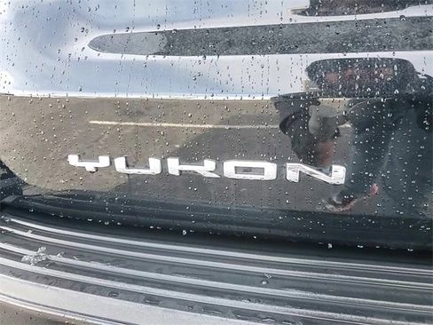 Certified 2021 GMC Yukon Denali image 5