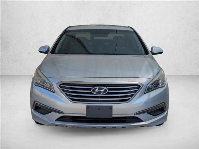 Used 2015 Hyundai Sonata SE FWD image 2