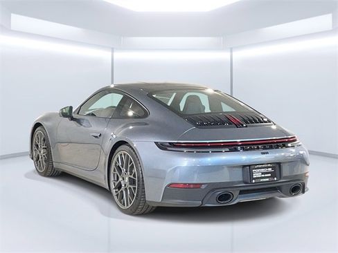 Used 2025 Porsche 911 Carrera image 3