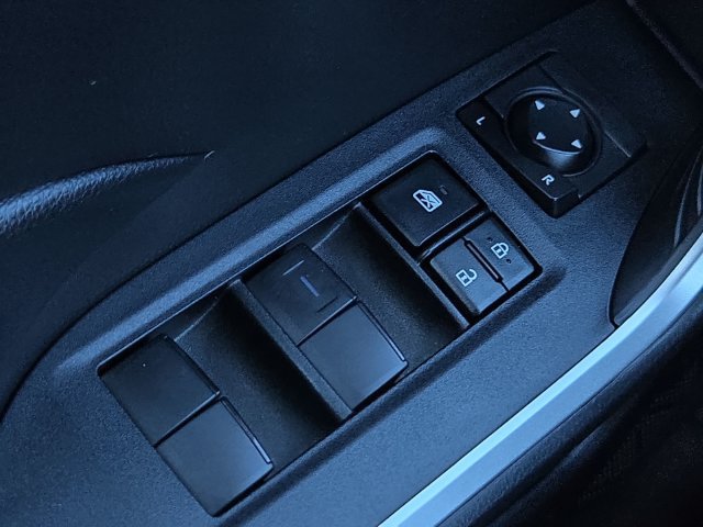 Certified 2022 Toyota RAV4 LE AWD/4WD image 24