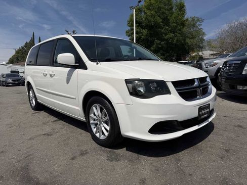Used 2013 Dodge Grand Caravan SXT image 1