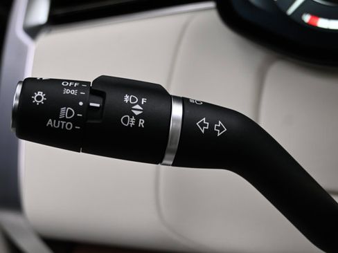 Used 2023 Land Rover Range Rover SE image 68