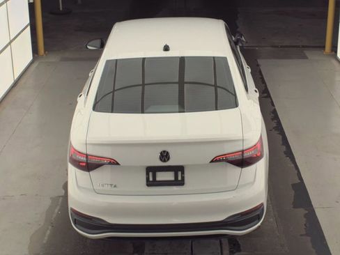 Used 2023 Volkswagen Jetta Sport image 7