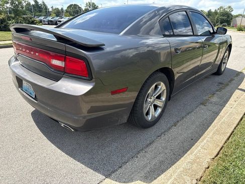 Used 2014 Dodge Charger SE w/ Sport Appearance Group RWD image 3