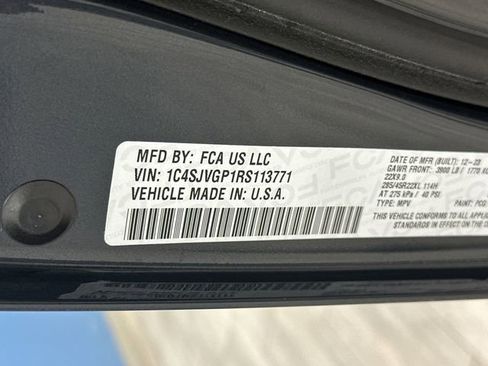 Used 2024 Jeep Grand Wagoneer Series III image 48