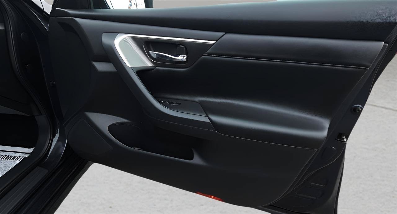 Used 2014 Nissan Altima 2.5 SL w/ Moonroof Package FWD image 29
