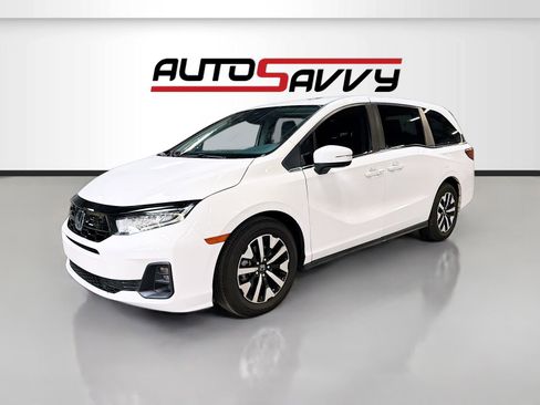 Used 2025 Honda Odyssey EX-L image 3