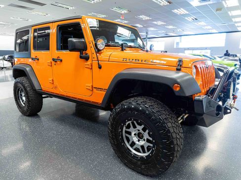 Used 2012 Jeep Wrangler Unlimited Rubicon w/ Connectivity Group AWD/4WD image 4