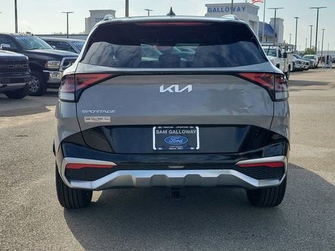 Used 2025 Kia Sportage SX image 5