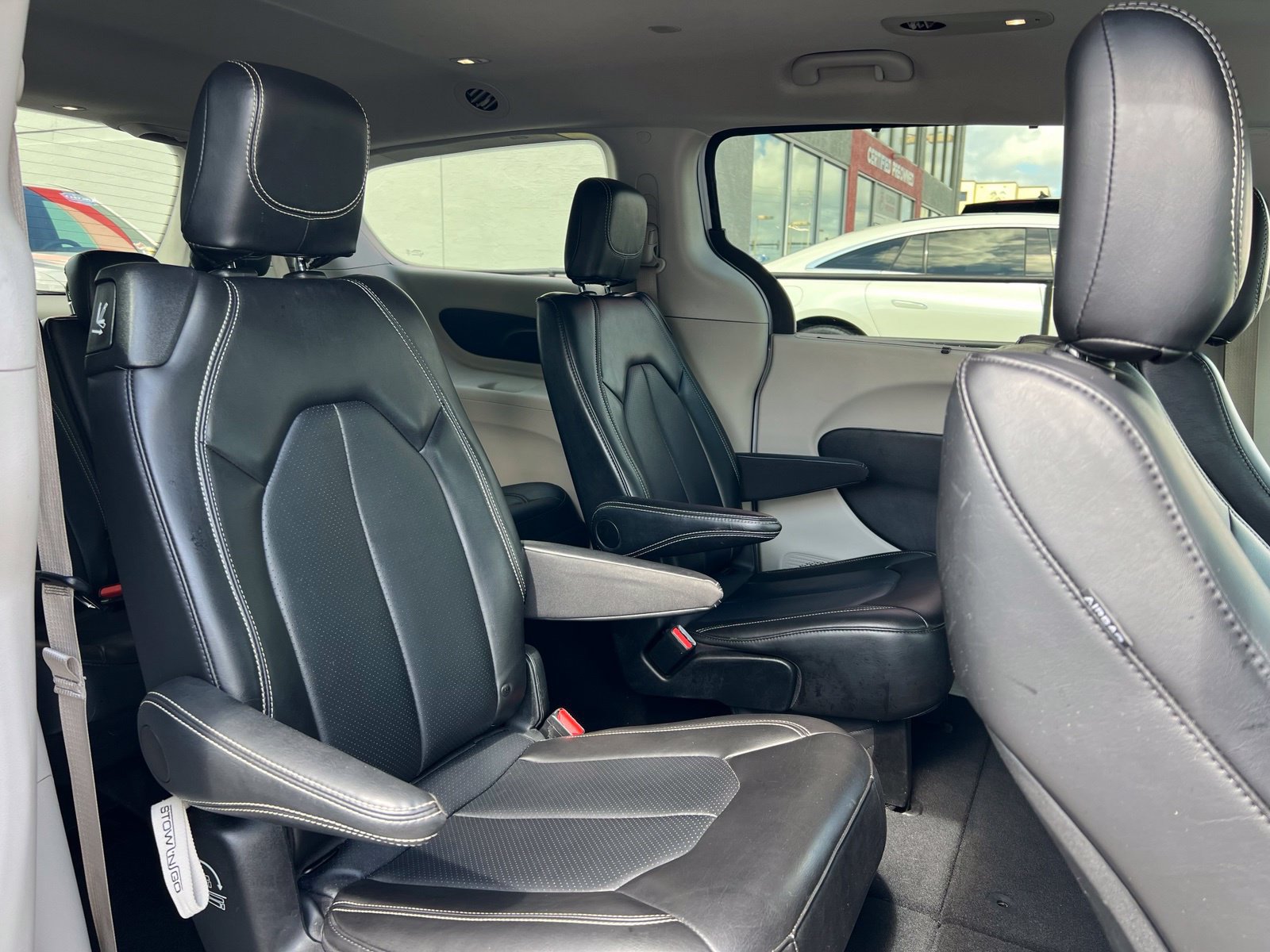 Used 2024 Chrysler Pacifica Touring-L FWD image 52