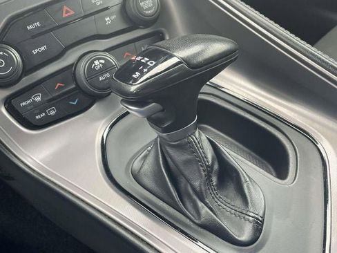 Used 2023 Dodge Challenger SXT image 34